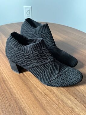 7MImpo Black Knit Block Heel Ankle Boots